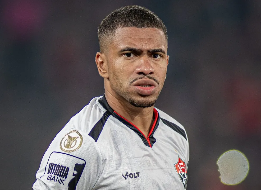 Ex-Vitória não se firma no Grêmio e ainda pode trocar de time