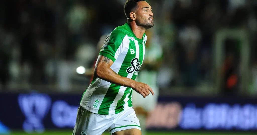 Ídolo do Bahia pode desfalcar o Juventude contra o Vitória