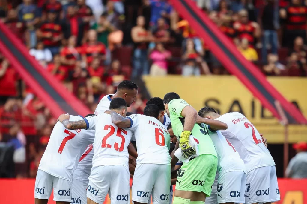 Mesmo com empate amargo, rodada ajuda e Bahia se mantém no G-4