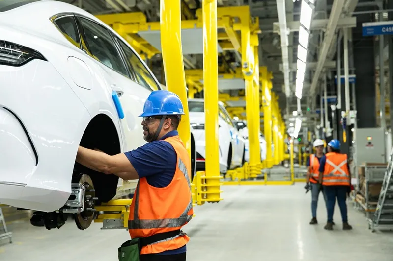 BYD abre vagas exclusivas para pessoas com deficiência na Bahia; oportunidades incluem Mata de São João, Camaçari e Dias d’Ávila