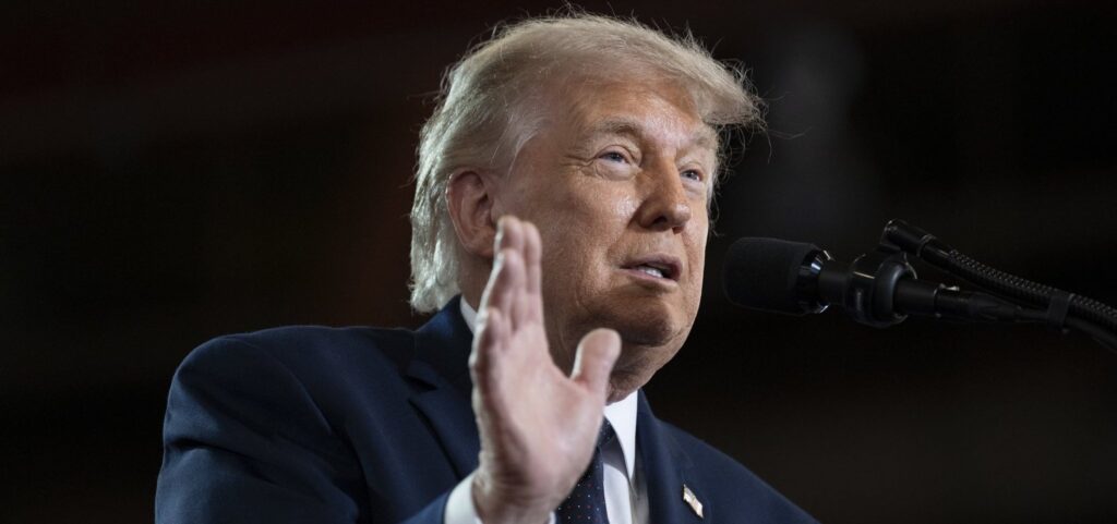 Trump volta a ameaçar ação militar caso negociação com Irã fracasse
